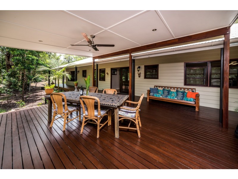 8 Campbells Road, Cootharaba QLD 4565