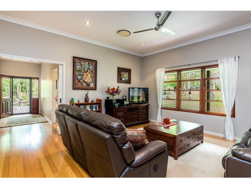 8 Campbells Road, Cootharaba QLD 4565