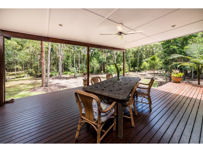 8 Campbells Road, Cootharaba QLD 4565