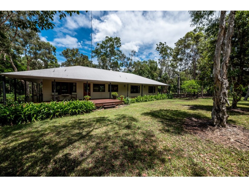 8 Campbells Road, Cootharaba QLD 4565