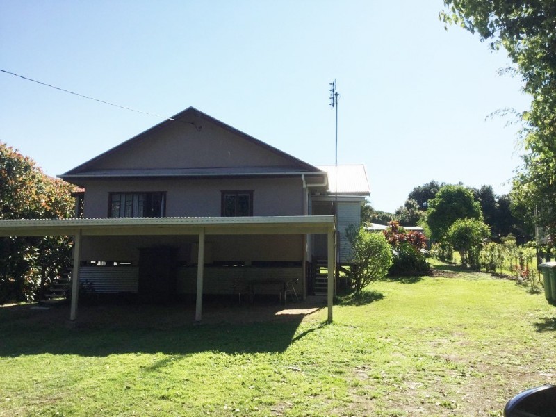Unit 2/19 Railway, Pomona QLD 4568