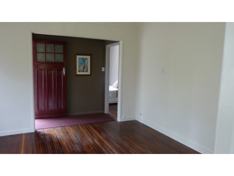 Unit 2/19 Railway, Pomona QLD 4568