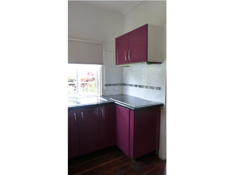 Unit 2/19 Railway, Pomona QLD 4568