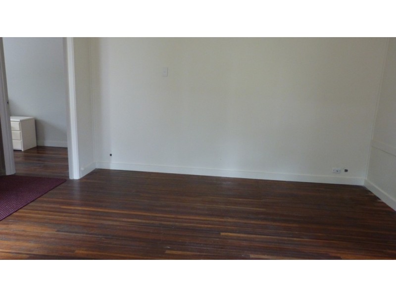 Unit 2/19 Railway, Pomona QLD 4568
