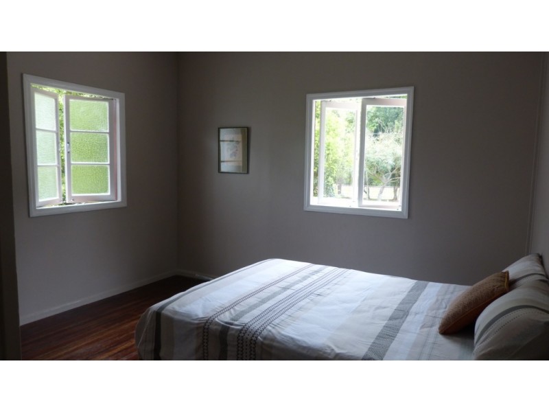 Unit 2/19 Railway, Pomona QLD 4568