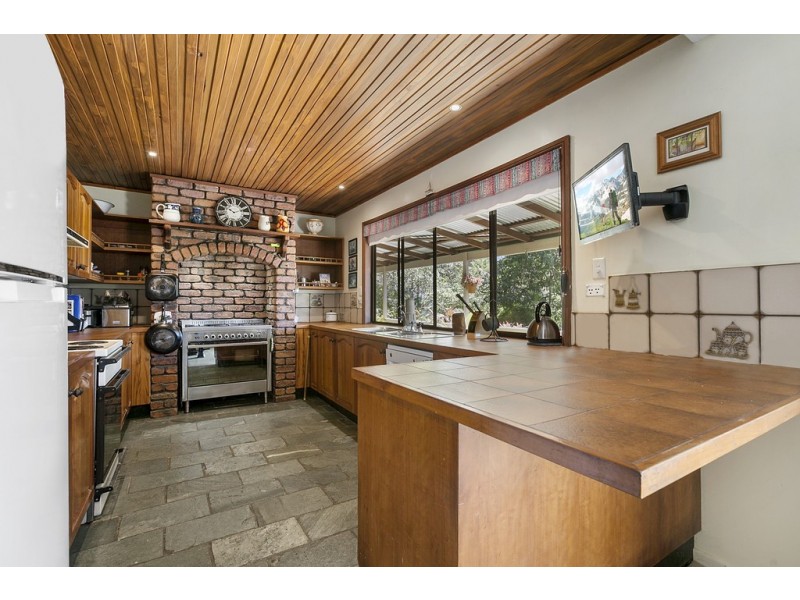 22 Gilliland Road, Carters Ridge QLD 4563