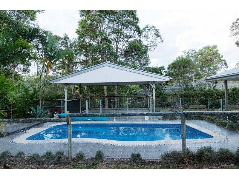 6 Crab Apple Court, Black Mountain QLD 4563