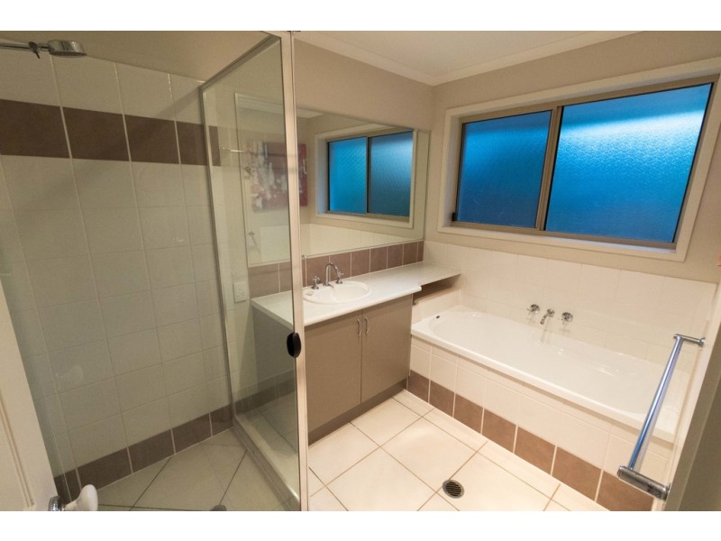 6 Crab Apple Court, Black Mountain QLD 4563