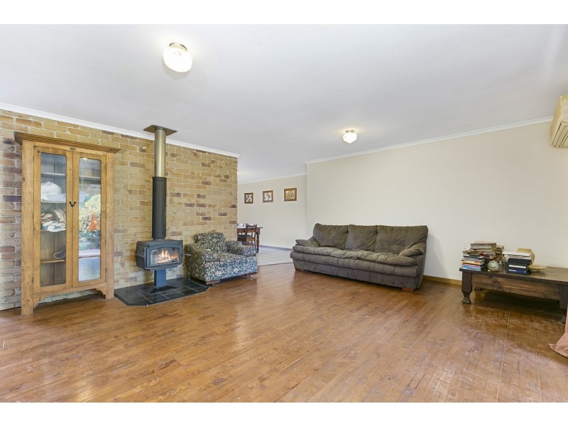 9 Kelly Court, Lake Macdonald QLD 4563