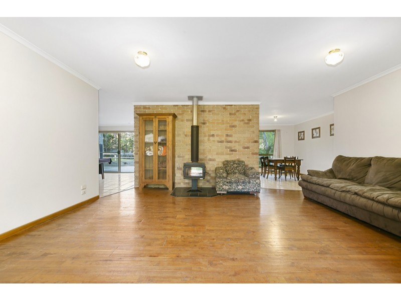 9 Kelly Court, Lake Macdonald QLD 4563