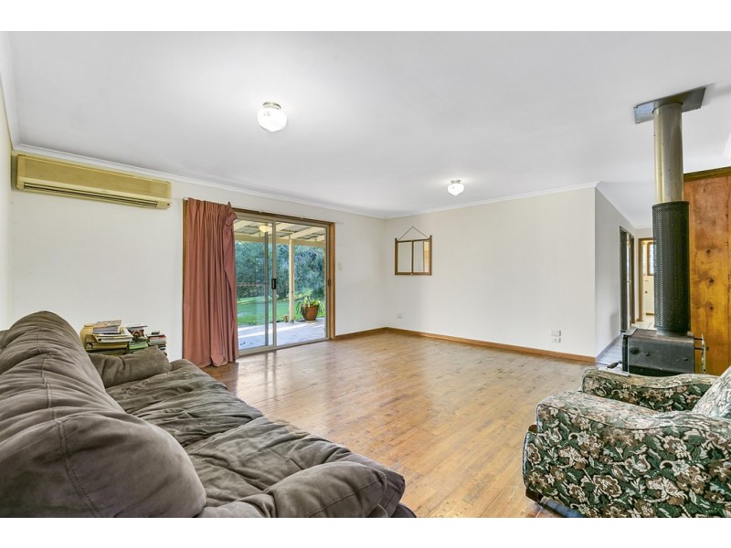 9 Kelly Court, Lake Macdonald QLD 4563