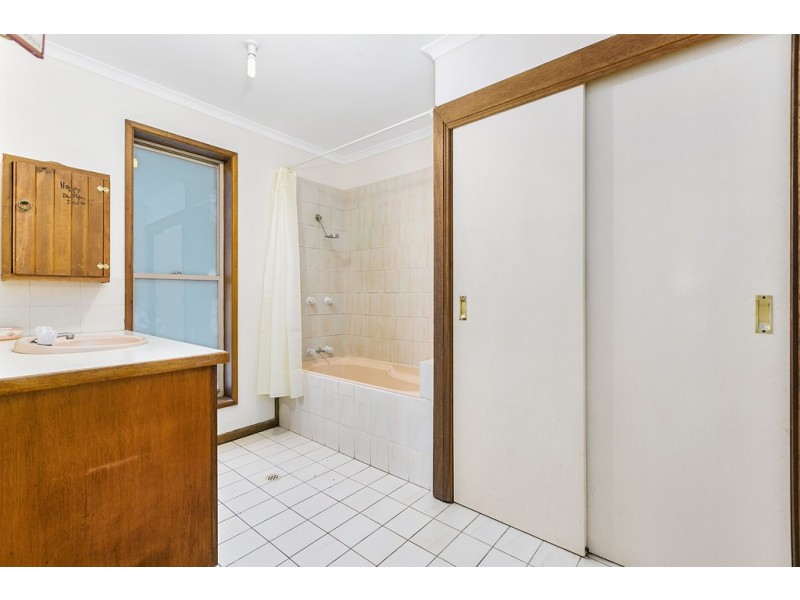 9 Kelly Court, Lake Macdonald QLD 4563