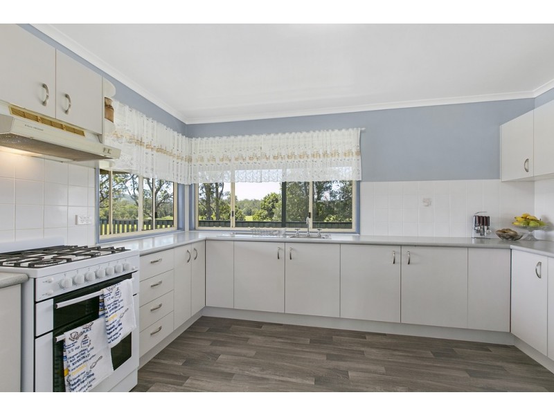 10 Noakes Road, Traveston QLD 4570