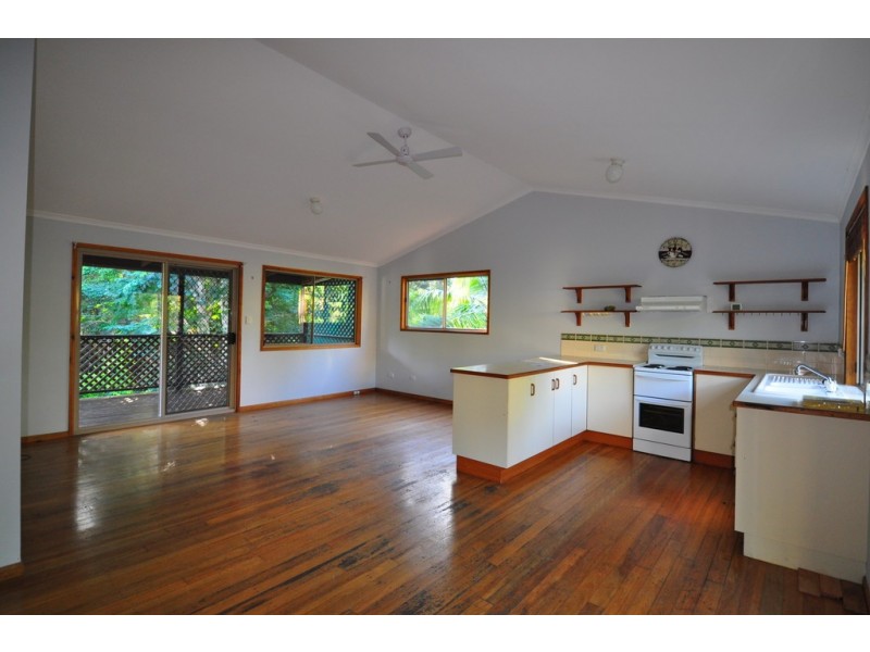 18 Pine Street, Pomona QLD 4568