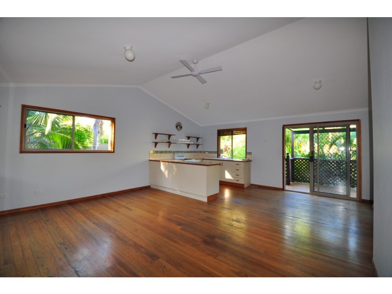 18 Pine Street, Pomona QLD 4568