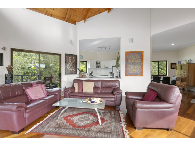 102 Coles Creek Road, Cooran QLD 4569