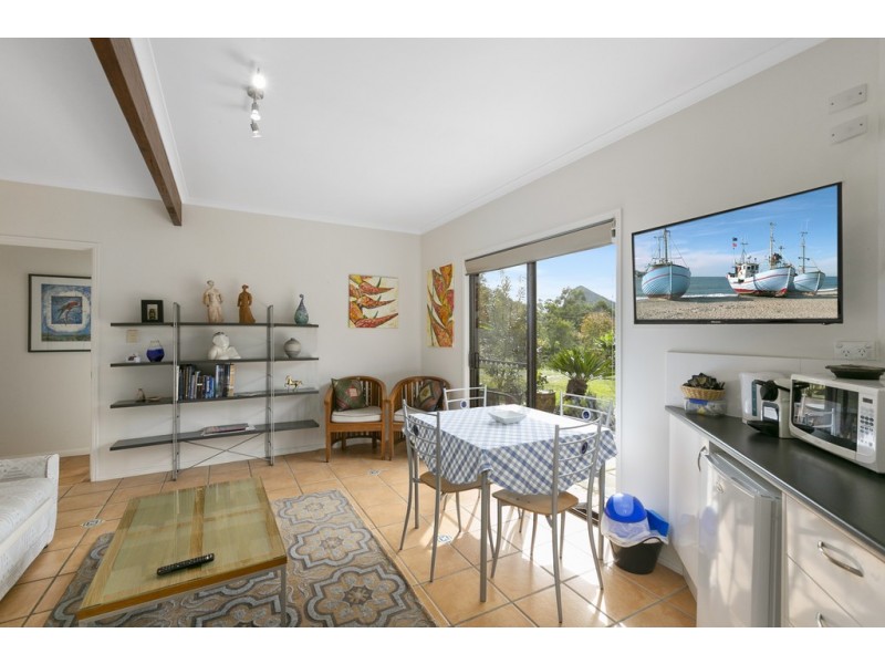 102 Coles Creek Road, Cooran QLD 4569