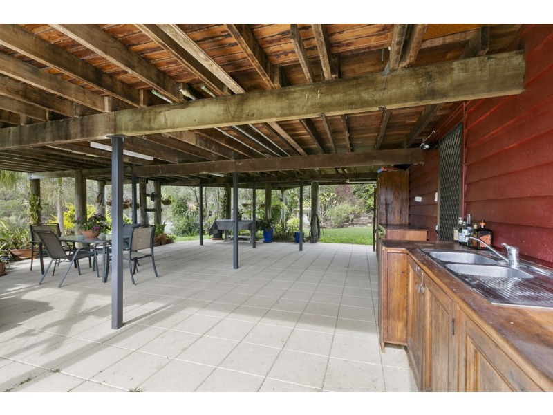 102 Coles Creek Road, Cooran QLD 4569