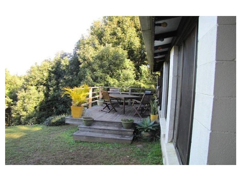 19 Pine Tree Drive, Lake Macdonald QLD 4563