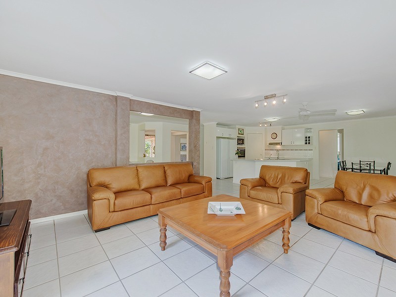 59 Orana Avenue, Pomona QLD 4568