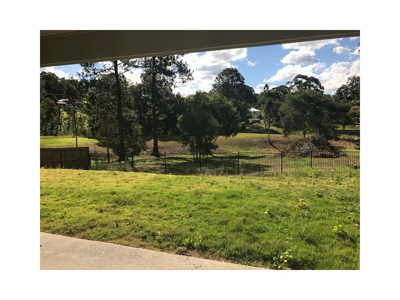 19 Memorial Avenue, Pomona QLD 4568