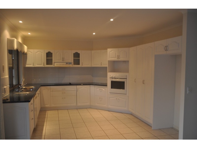 40 Smedley Drive, Pomona QLD 4568