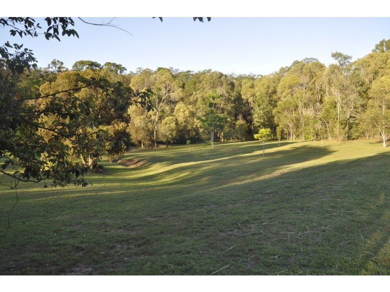 40 Smedley Drive, Pomona QLD 4568