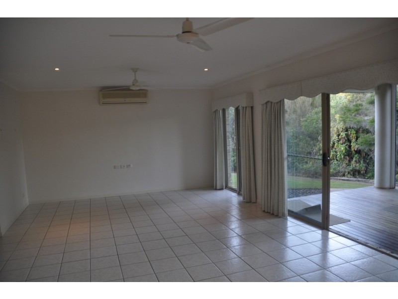40 Smedley Drive, Pomona QLD 4568
