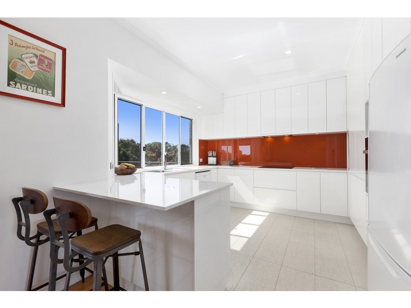 18 Fantail Crescent, Cooroy QLD 4563