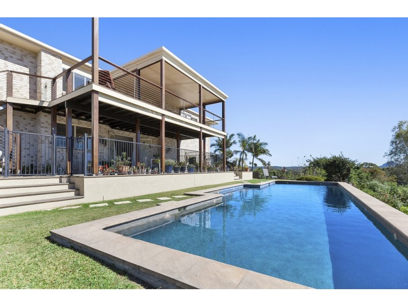 18 Fantail Crescent, Cooroy QLD 4563