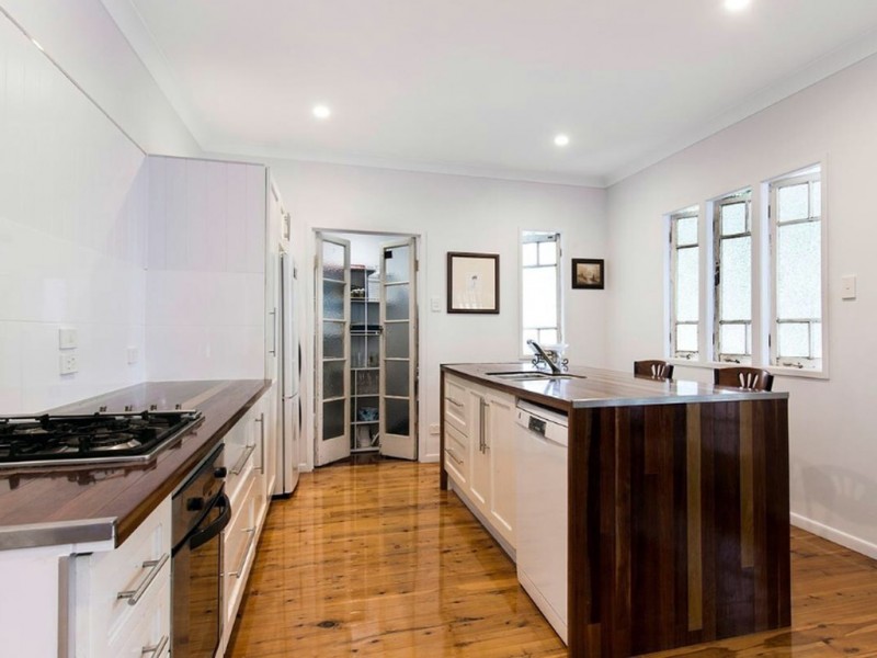 8 Boreen Parade, Boreen Point QLD 4565