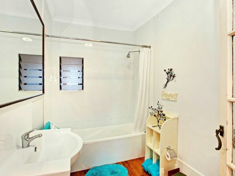8 Boreen Parade, Boreen Point QLD 4565