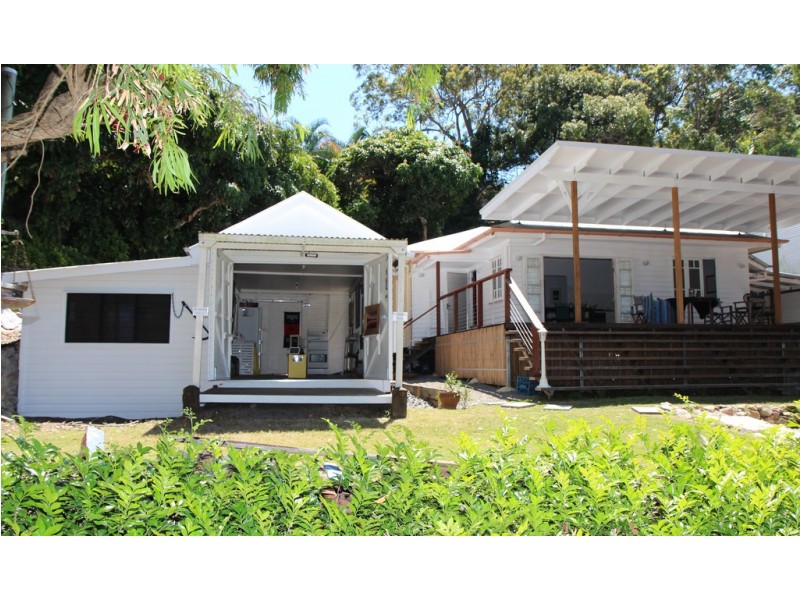 8 Boreen Parade, Boreen Point QLD 4565