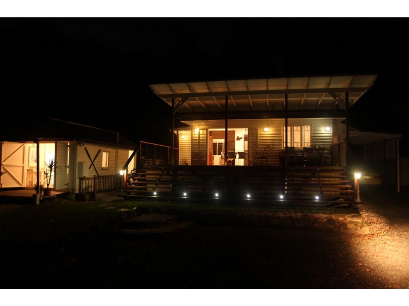 8 Boreen Parade, Boreen Point QLD 4565