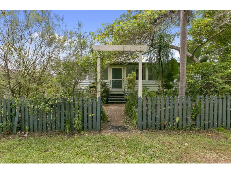 24 Church Street, Pomona QLD 4568