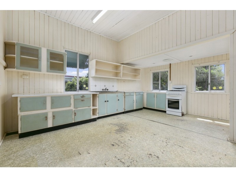 24 Church Street, Pomona QLD 4568