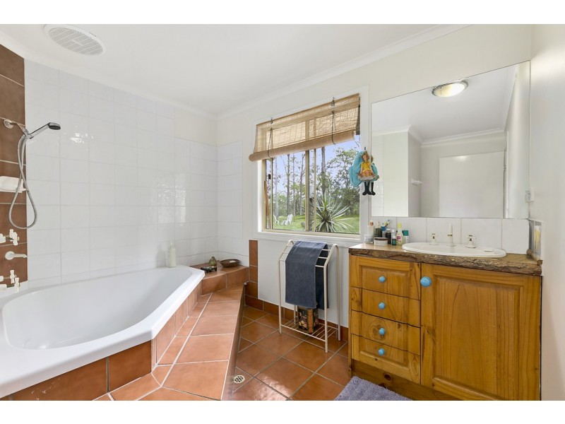 166 Kinmond Creek Road, Cootharaba QLD 4565