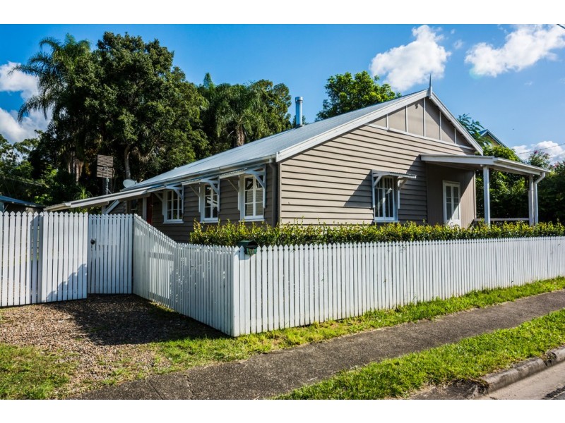 11 Station Street, Pomona QLD 4568