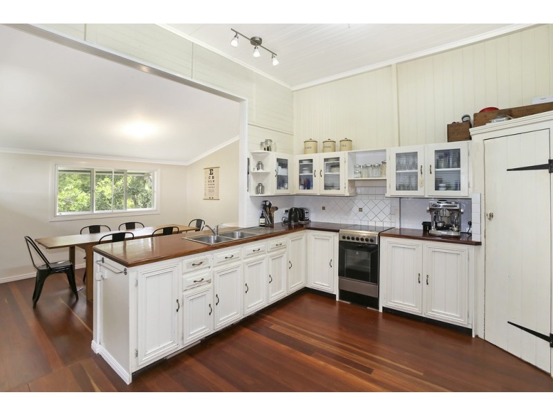 8 Pavilion St, Pomona QLD 4568