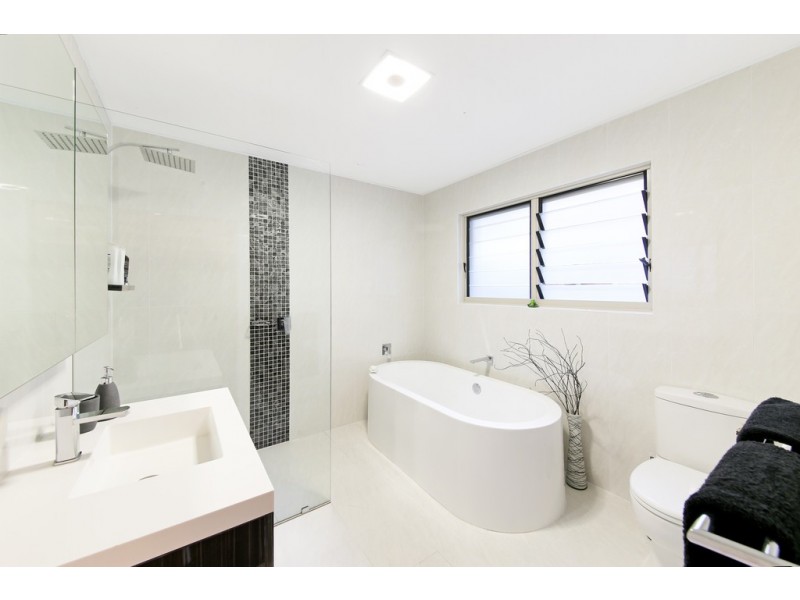 50 Goodchap Street, Noosaville QLD 4566