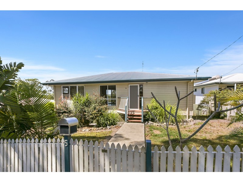 5 Charles Street, Cooran QLD 4569