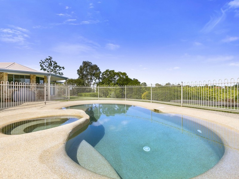18 Myrtle Court, Black Mountain QLD 4563