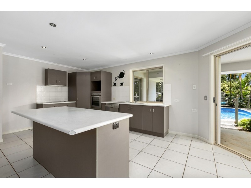 6 Crab Apple Court, Black Mountain QLD 4563