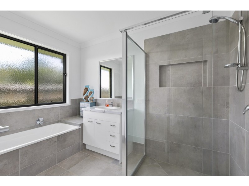 11 Arthur Court, Cooroy QLD 4563