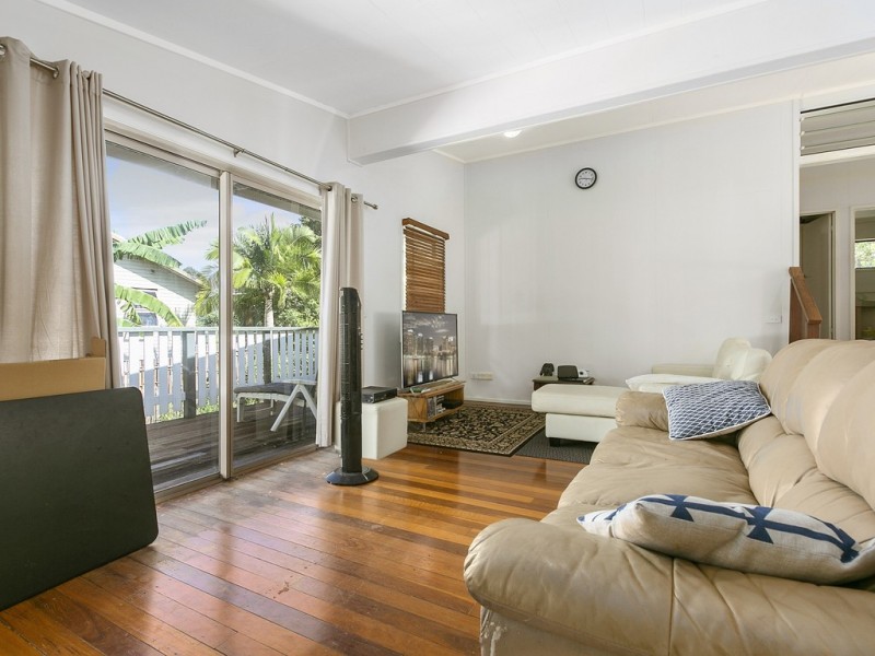 12 Mary Street, Cooran QLD 4569