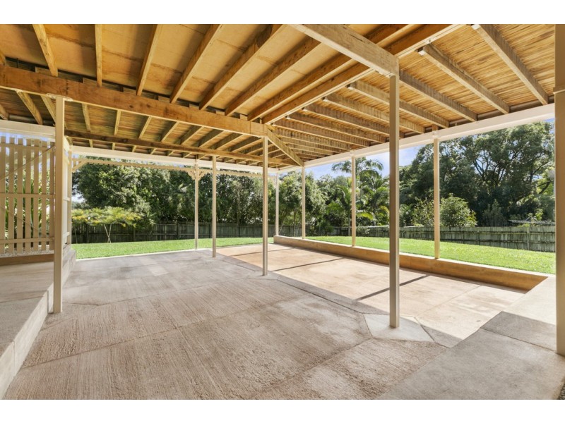 8 Exhibition Street, Pomona QLD 4568
