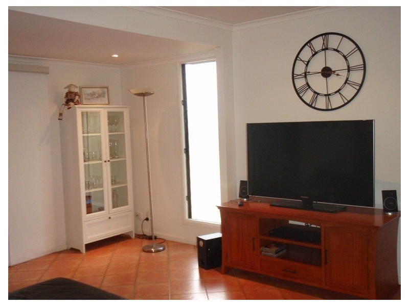 8 James Street, Cooran QLD 4569