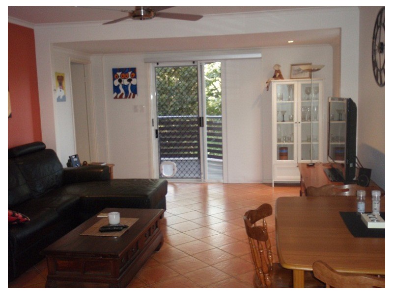 8 James Street, Cooran QLD 4569