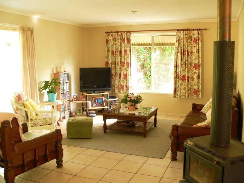 5a Clay Street, Pomona QLD 4568