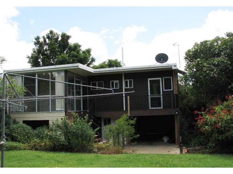 31 Railway Parade, Pomona QLD 4568